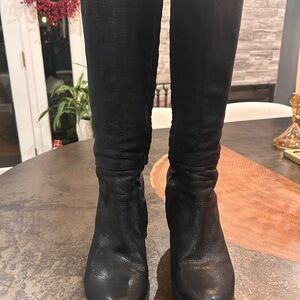 COCLICO Black Just under the Knee Boots